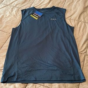 Men’s sleeveless Patagonia shirt